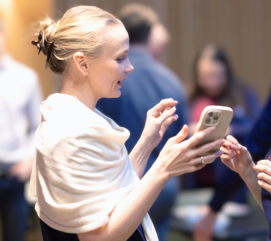 Marlene talks with phone_900x800